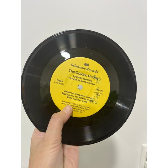 The Golden Goose by Susan Saunders (1988, Trade Paperback) with 33.3 RPM Vinyl - Picture 7 of 8